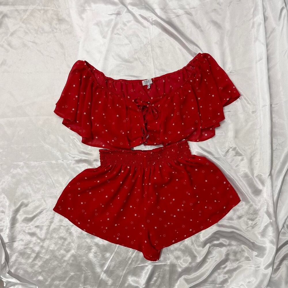 Red and white star print